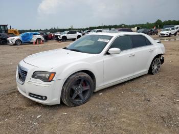  Salvage Chrysler 300