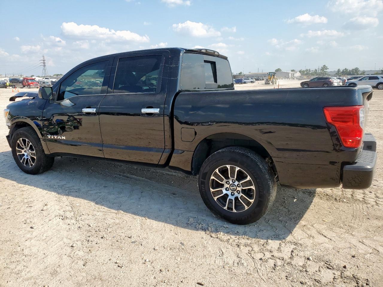 Nissan Titan S Image 3