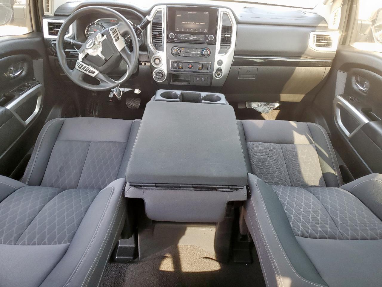 Nissan Titan S Image 9