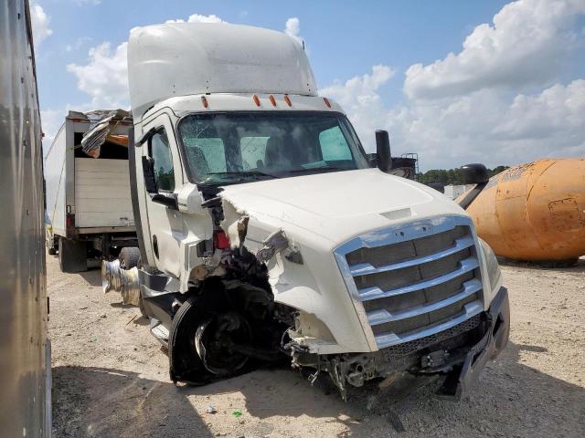  Salvage Freightliner Cascadia 1