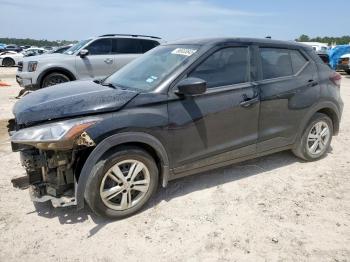  Salvage Nissan Kicks