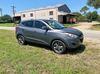  Salvage Hyundai TUCSON