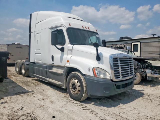  Salvage Freightliner Cascadia 1