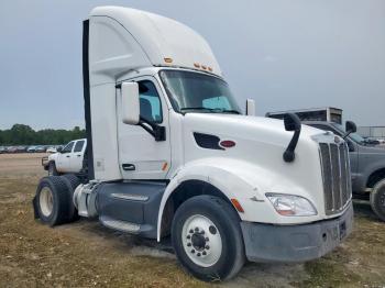  Salvage Peterbilt Tractor 579