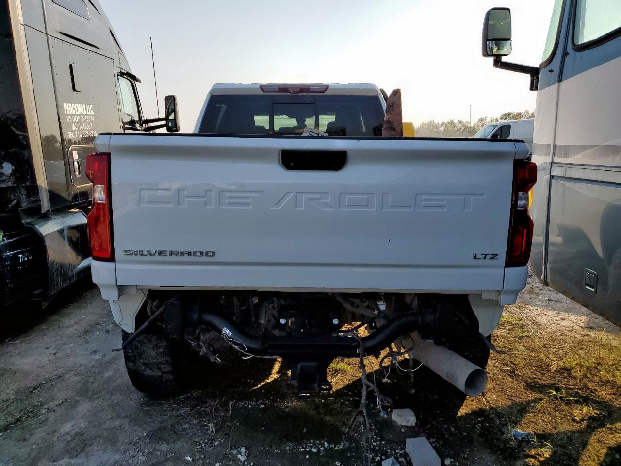 Chevrolet Silverado K2500 Heavy Duty Ltz Image 6
