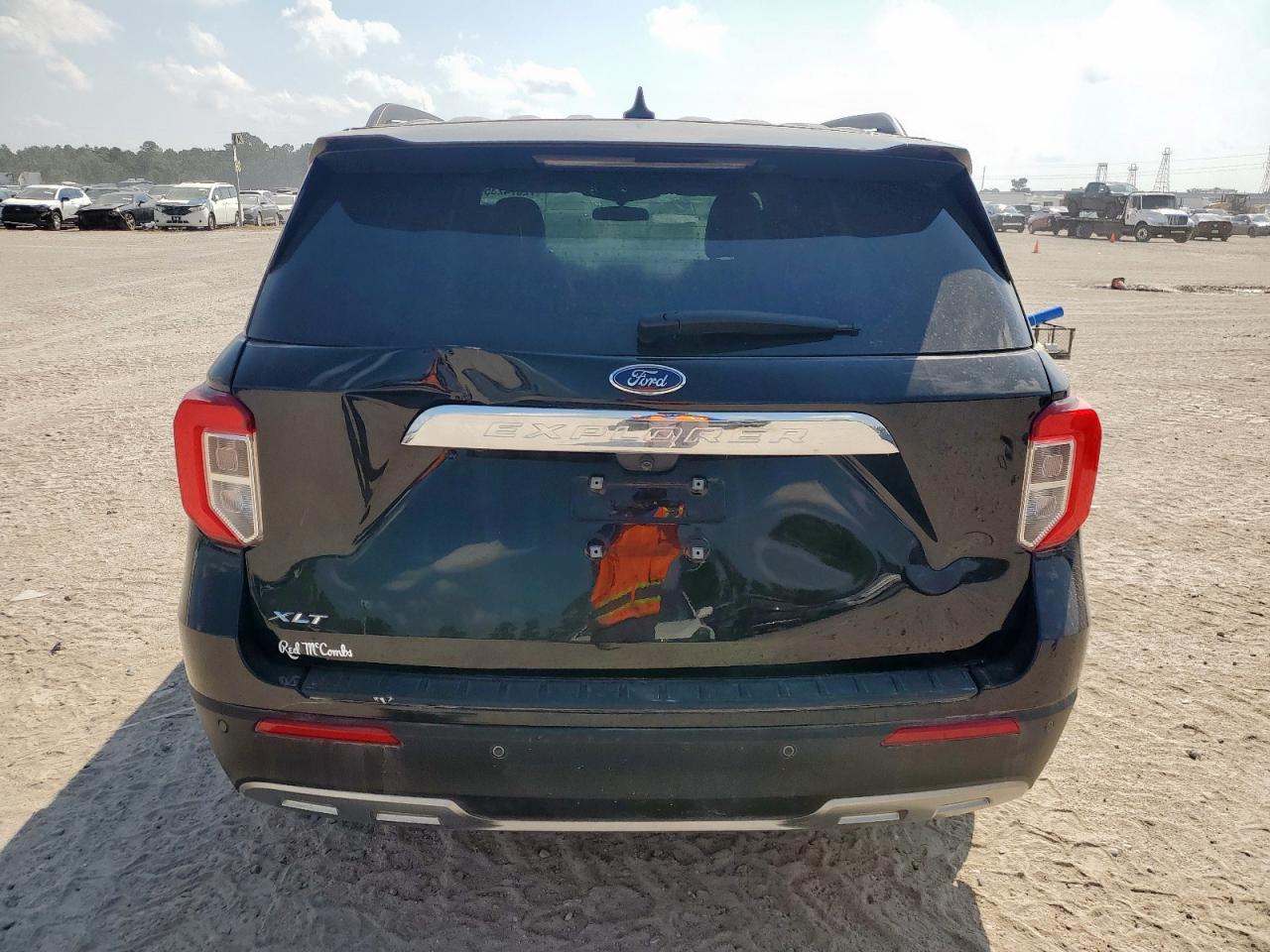 Ford Explorer Xlt Image 4