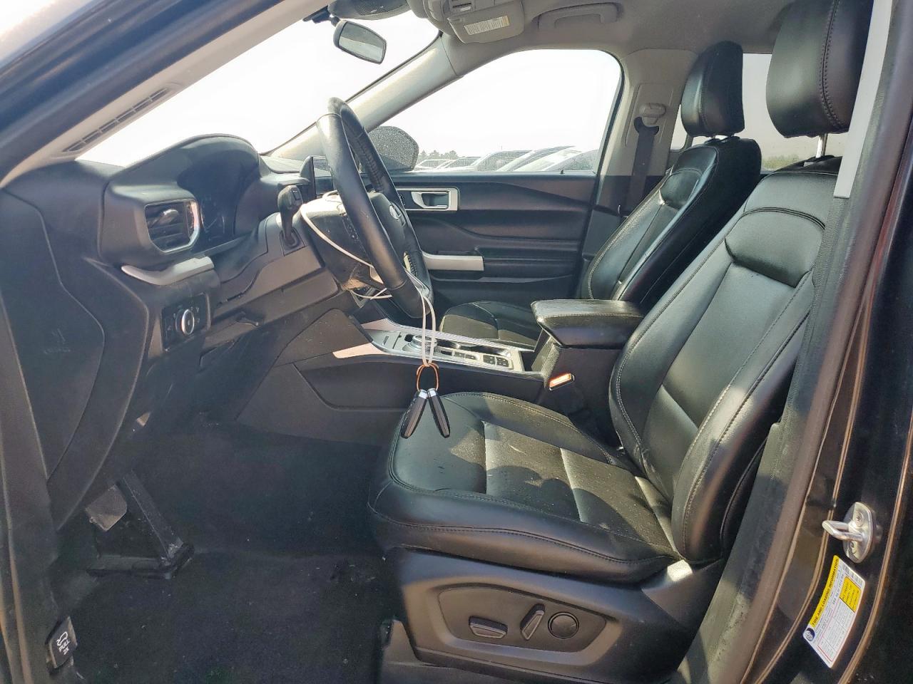 Ford Explorer Xlt Image 2