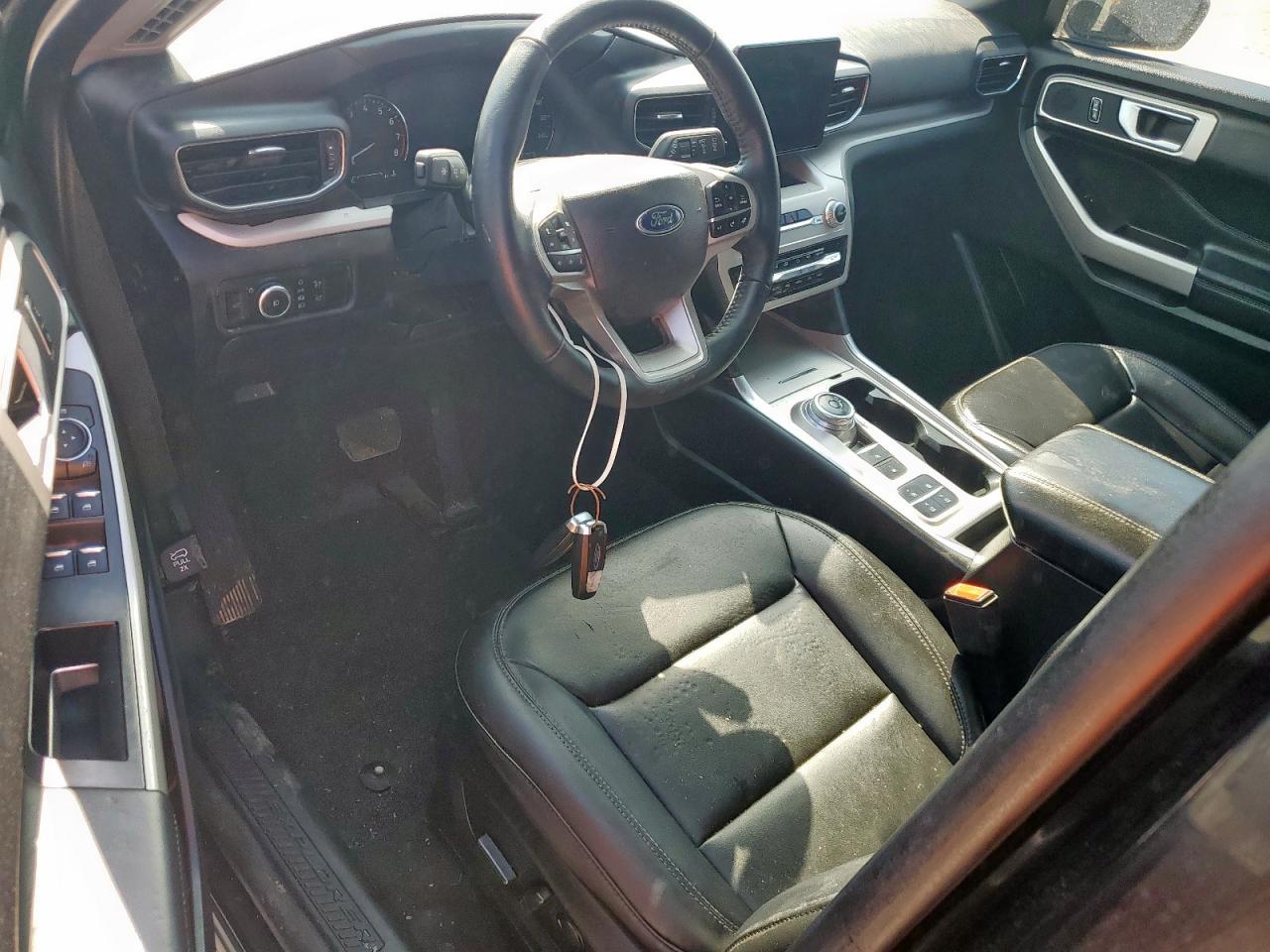 Ford Explorer Xlt Image 11