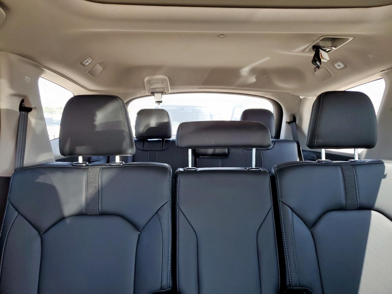 Honda Pilot Touring Image 10