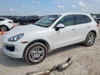  Salvage Porsche Cayenne