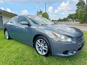  Salvage Nissan Maxima