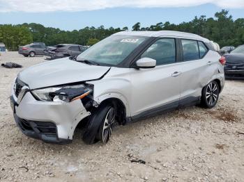  Salvage Nissan Kicks