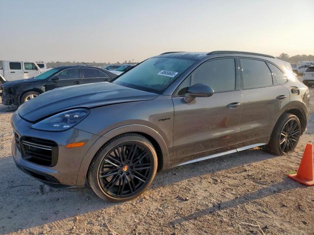  Salvage Porsche Cayenne