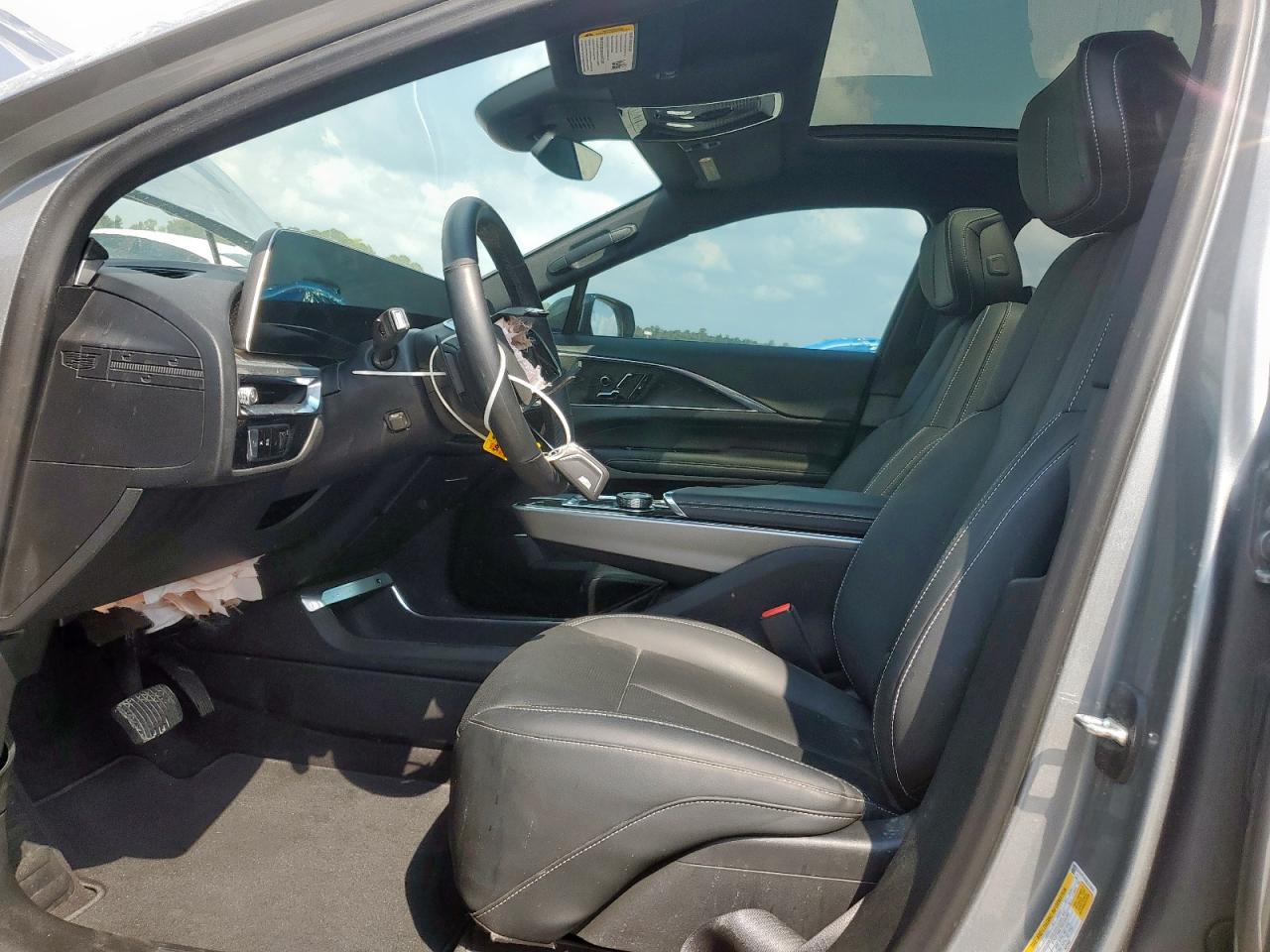 Cadillac Lyriq Spor Sport Image 7