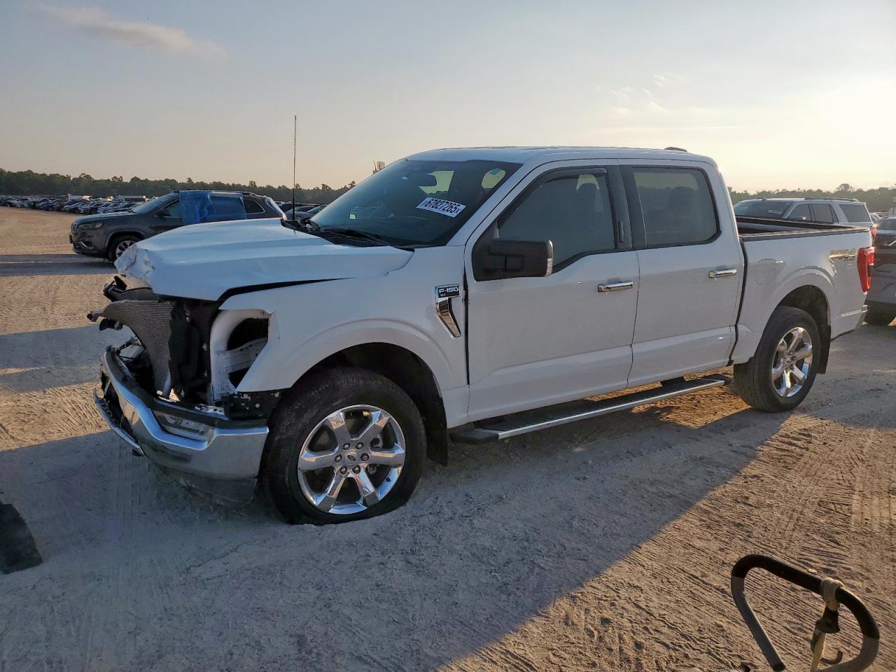 Ford F-150 Supercrew Image 1