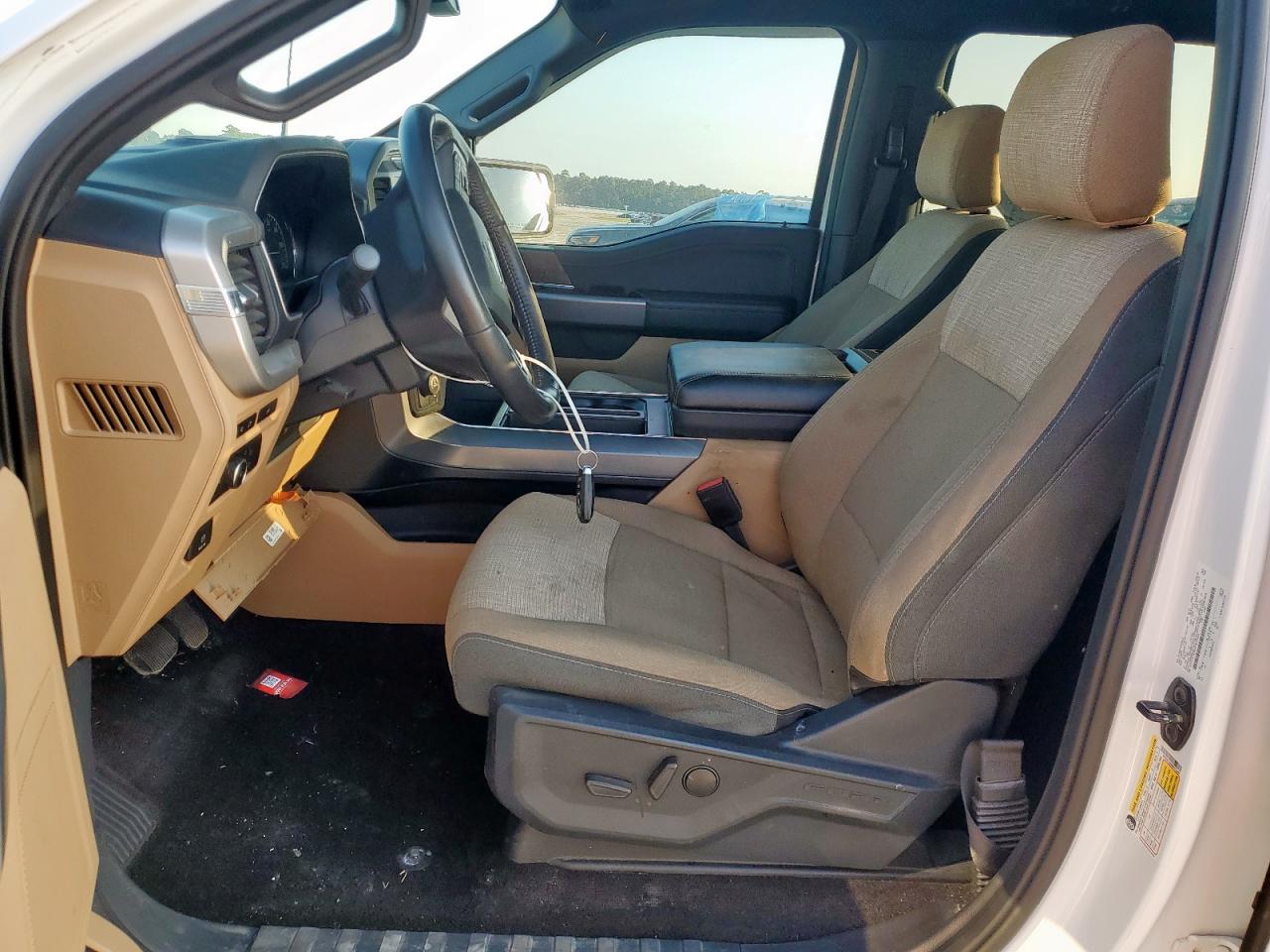 Ford F-150 Supercrew Image 11