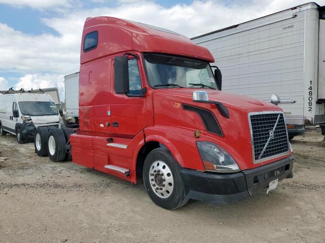  Salvage Volvo Vn