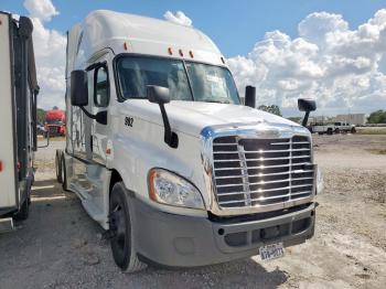  Salvage Freightliner Cascadia 1