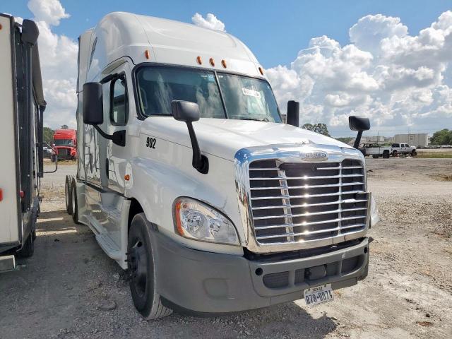  Salvage Freightliner Cascadia 1