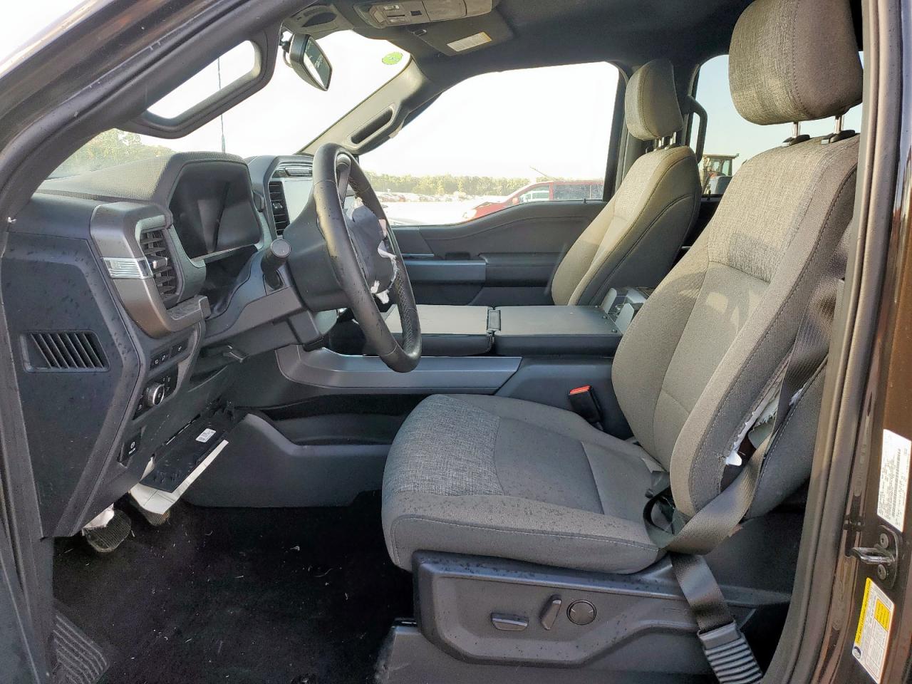 Ford F-150 Xlt Image 2