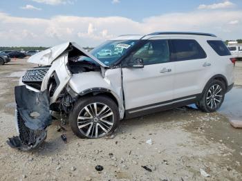  Salvage Ford Explorer