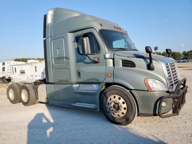  Salvage Freightliner Cascadia 1