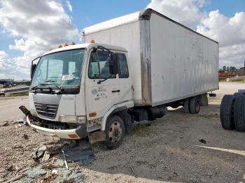  Salvage Nissan Diesel Ud1800
