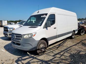  Salvage Mercedes-Benz Sprinter