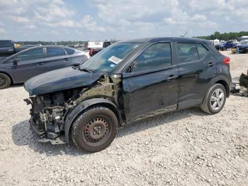  Salvage Nissan Kicks