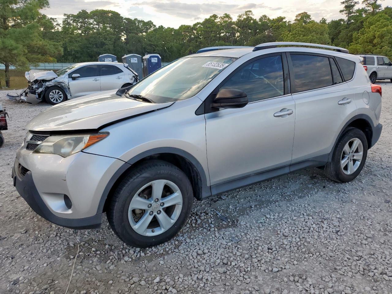 Toyota RAV4 Le Image 1