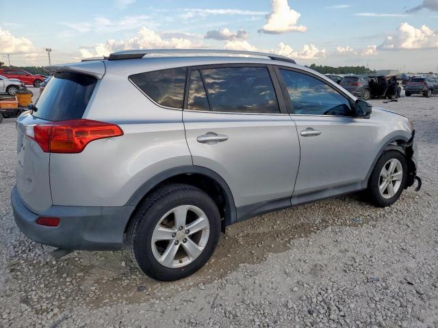 Toyota RAV4 Le Image 5