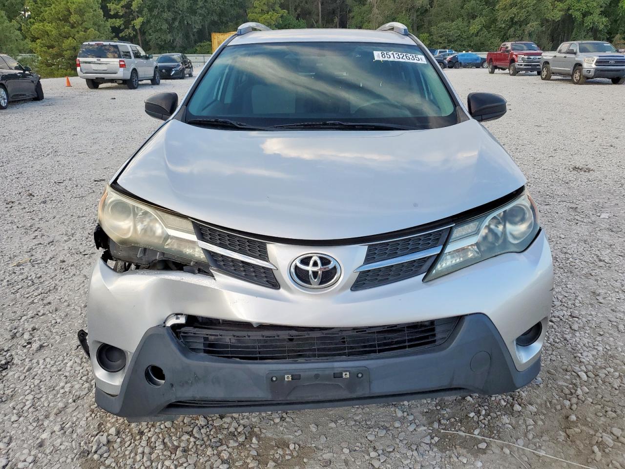 Toyota RAV4 Le Image 6