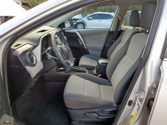 Toyota RAV4 Le Image 9