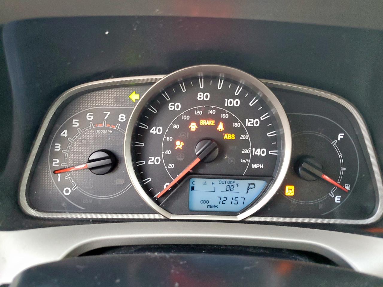 Toyota RAV4 Le Image 8