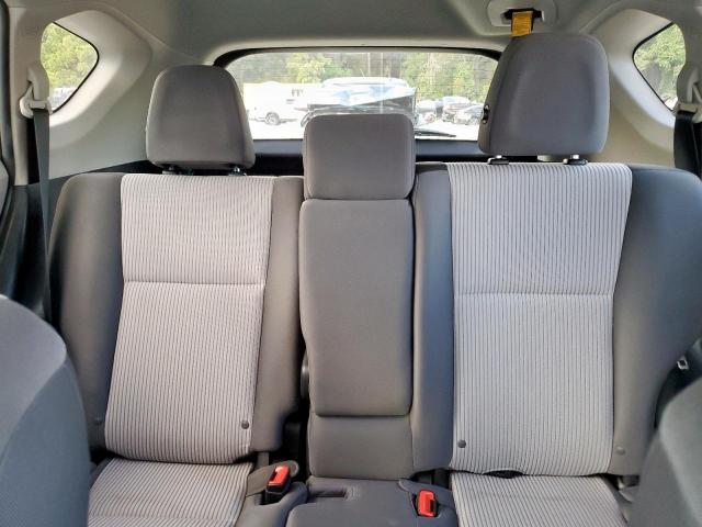 Toyota RAV4 Le Image 11