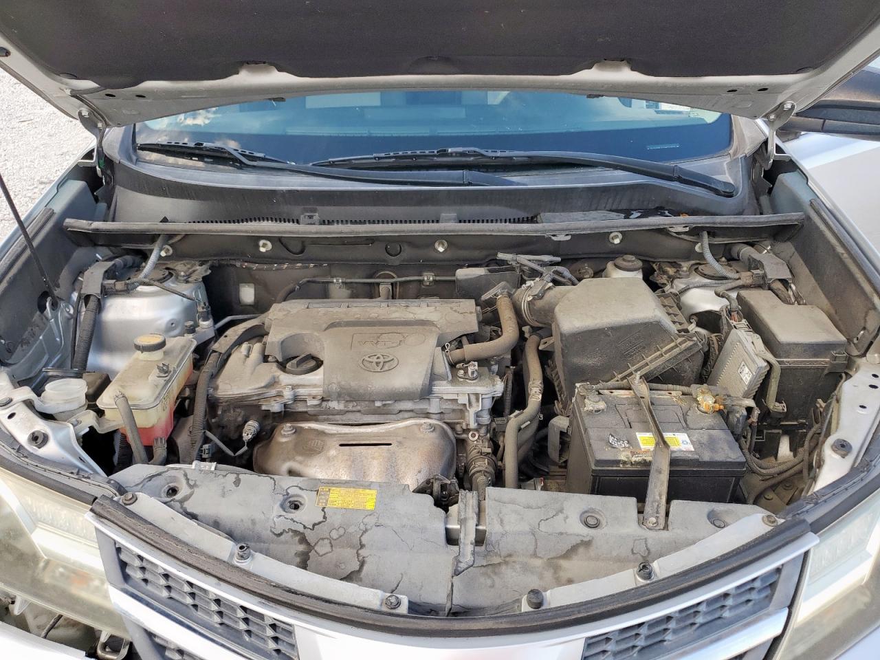 Toyota RAV4 Le Image 3