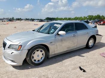  Salvage Chrysler 300