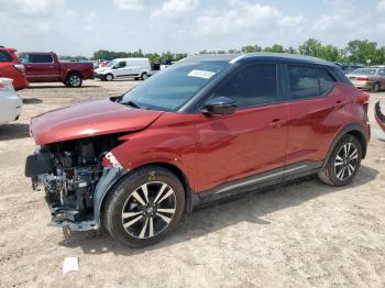  Salvage Nissan Kicks