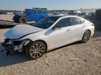  Salvage Lexus Es