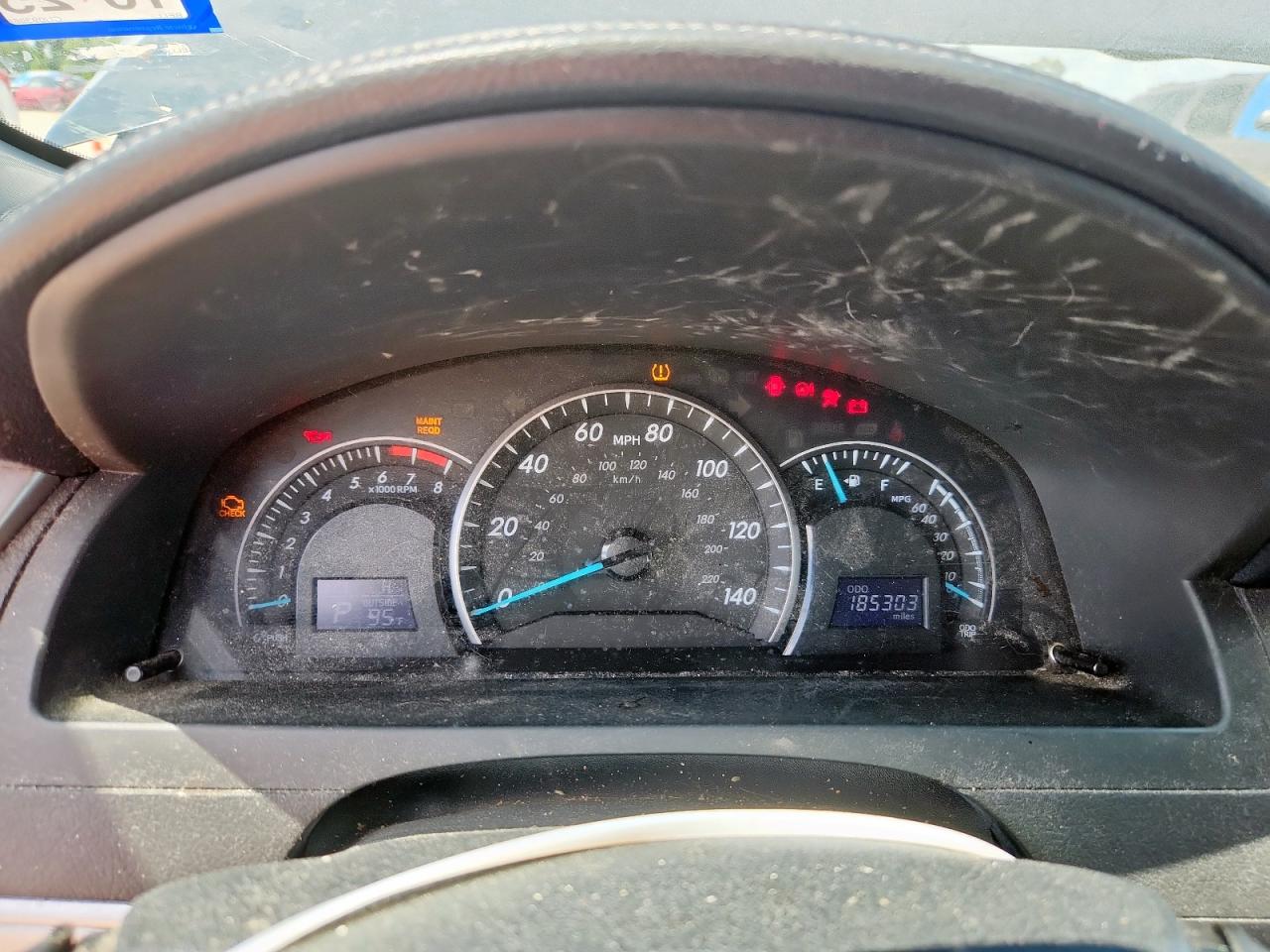 Toyota Camry Base Image 11