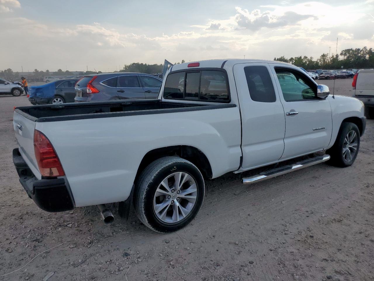 Toyota Tacoma Access Cab Image 3