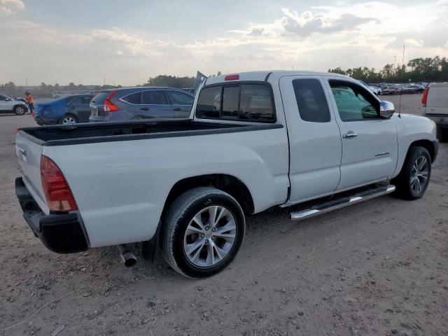 Toyota Tacoma Access Cab Image 3