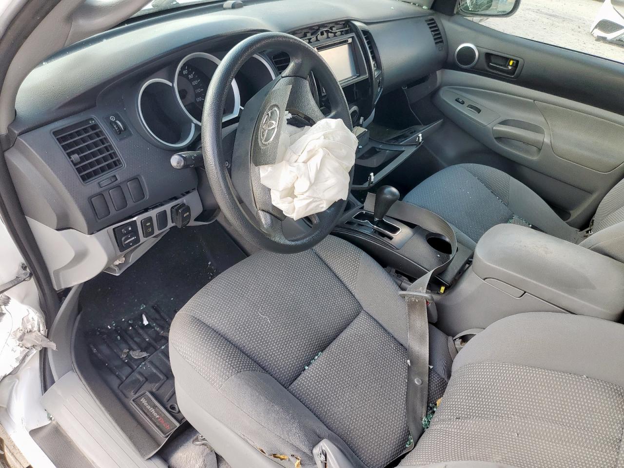 Toyota Tacoma Access Cab Image 8