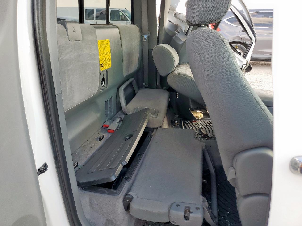 Toyota Tacoma Access Cab Image 4