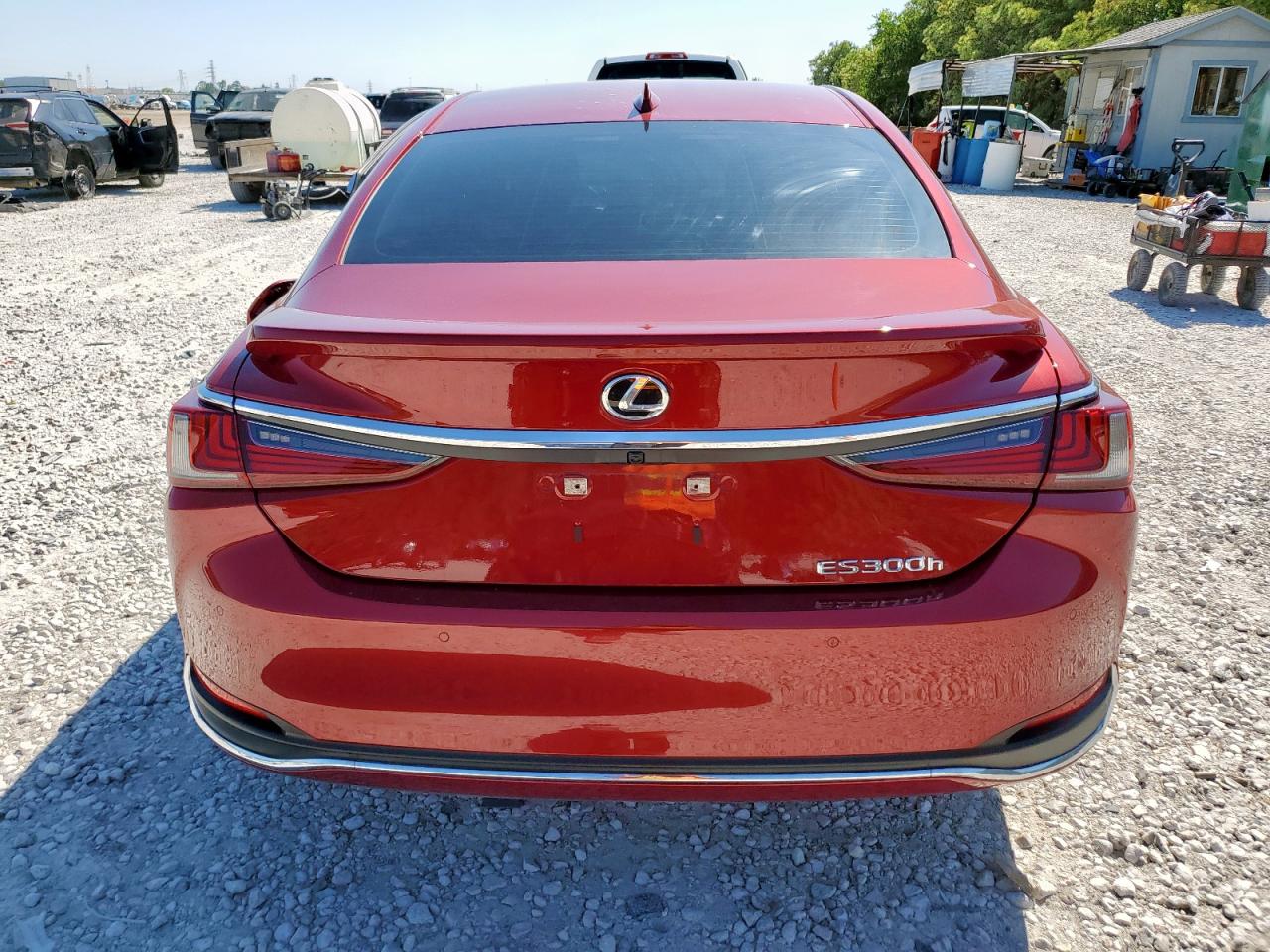 Lexus Es 300h Base Image 11