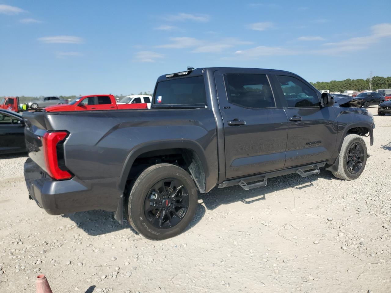 Toyota Tundra Crewmax Sr Image 2