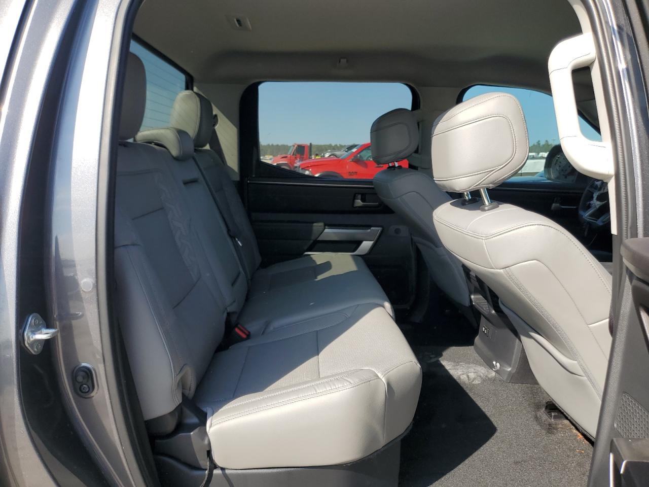 Toyota Tundra Crewmax Sr Image 9