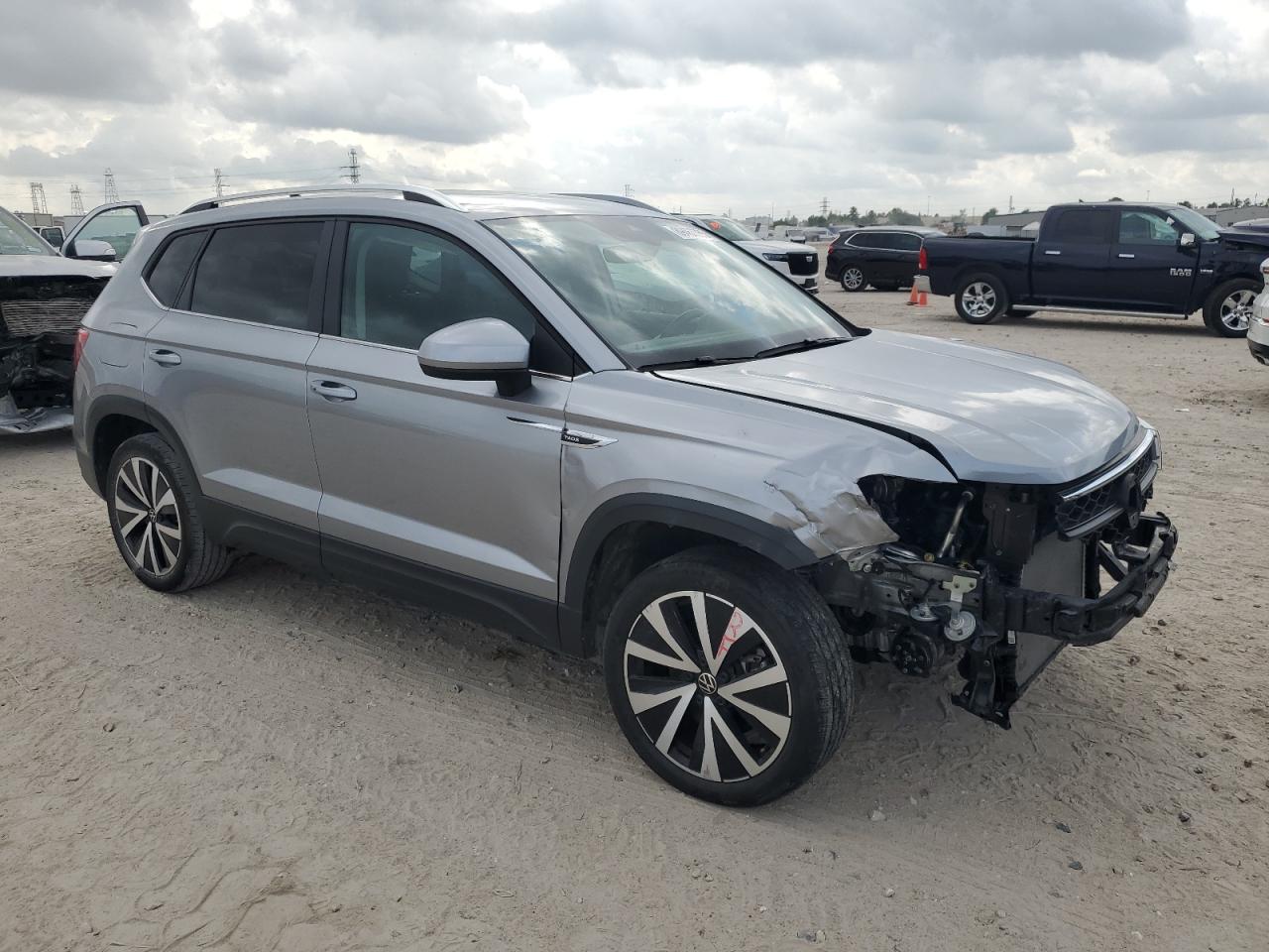 Volkswagen Taos Se Image 13