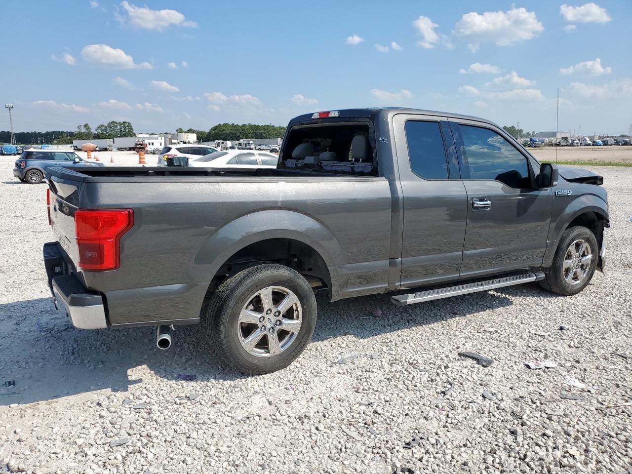 Ford F-150 Super Cab Image 6