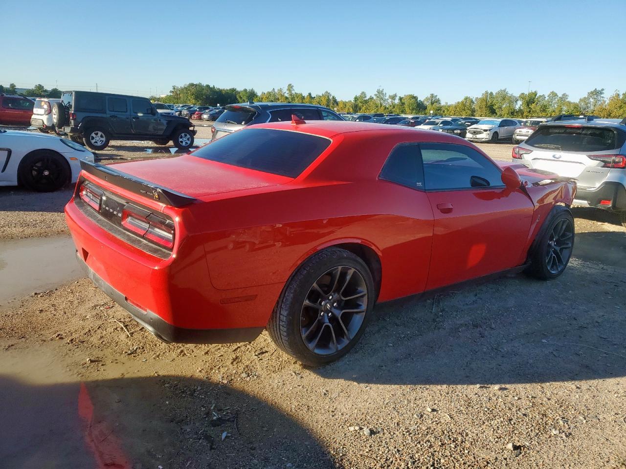 Dodge Challenger R/t Scat Pack Image 3